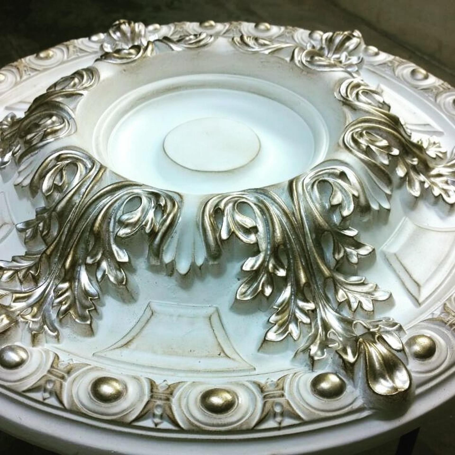 Polure P7161 classic polyurethane ceiling rose with gold and silver metallic patina details for luxury interior design.