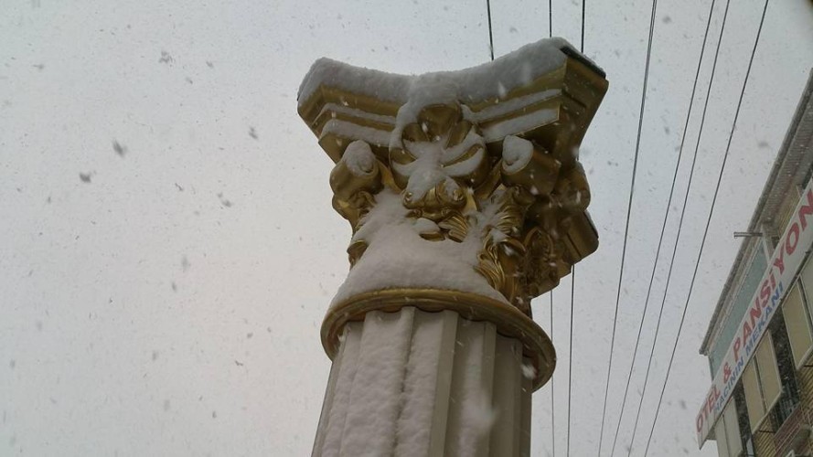 Corinthian Gold Leaf Polyurethane Column Application
