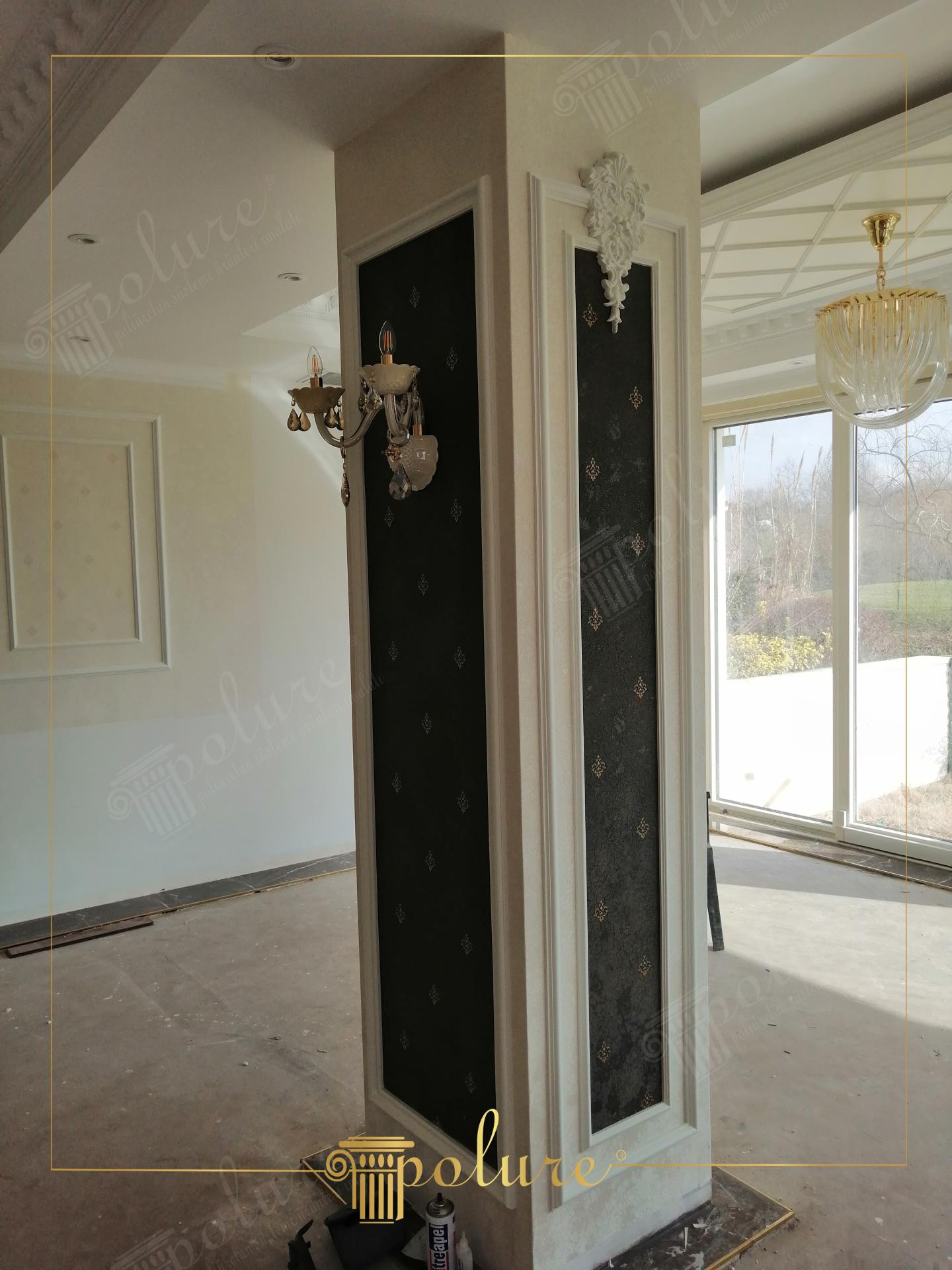 Modern classic living room featuring polyurethane column cladding with P85002 moldings, P9135A corbels, and anthracite panels.