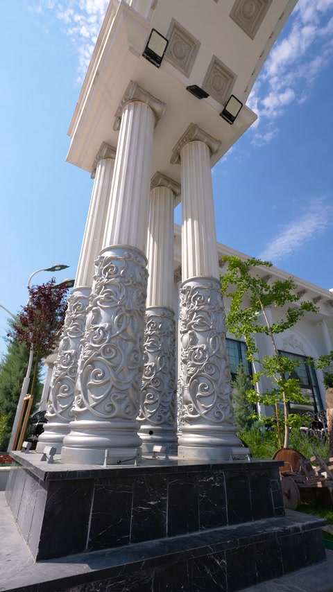 Colonne decorative per esterni con basi in rilievo