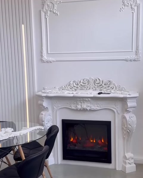 İşlemeli şömine çevresi ve çerçeveli duvar çıtası uygulaması