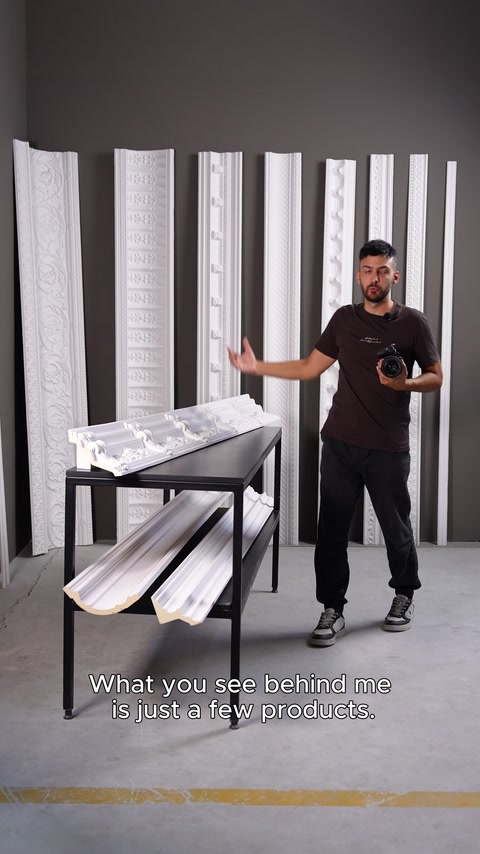 Fotografiamo per voi le nostre cornici decorative in poliuretano