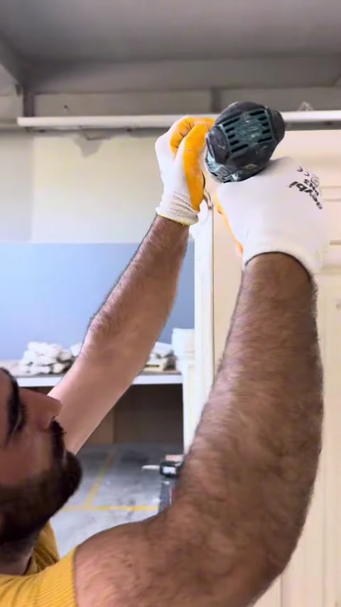 The upper section of the pilaster capital is secured