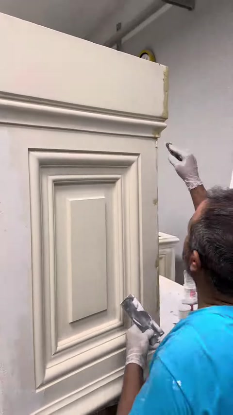 The stepped frame and upper moulding details are shown in close-up