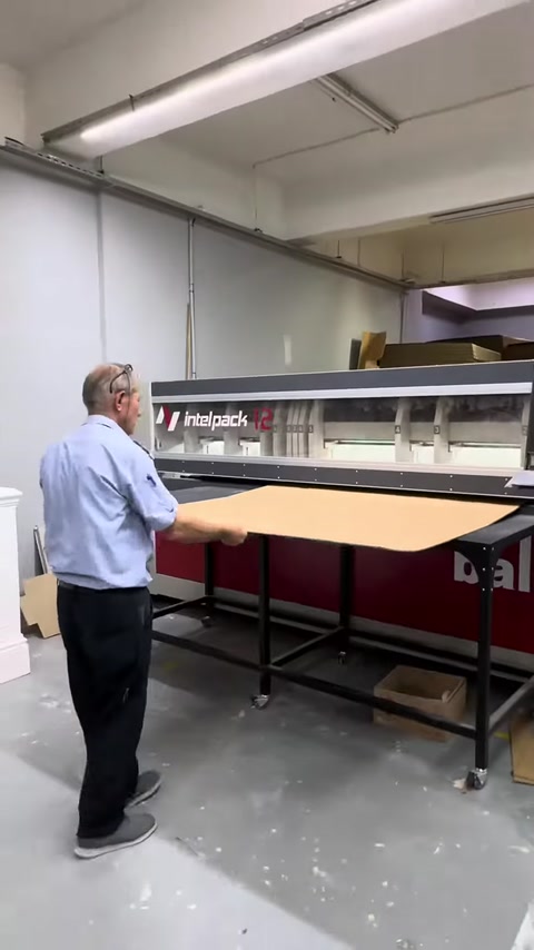 The polyurethane sheet is shaped on the table of the production machine