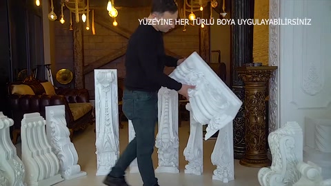 Modello di mensola decorativa bianca e decorata mostrato nei dettagli della parte inferiore