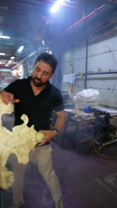 After the test, the darkened area on the decorative piece is examined by the manufacturer.
