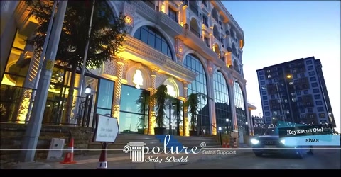 Gece aydinlatilmis otel dis cephesi genel gorunumu