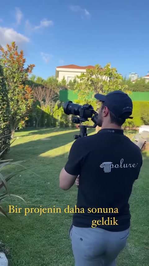 Progettazione della facciata esterna di una villa in poliuretano con disegno architettonico 3D