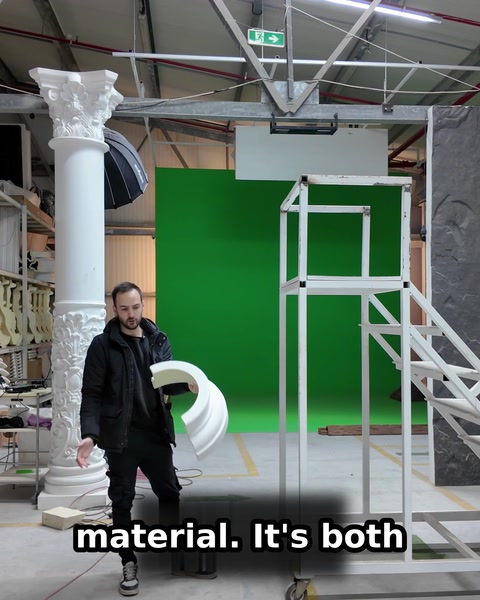 Leggero ma resistente: test di caduta di un elemento decorativo in poliuretano | Polure — 0:21