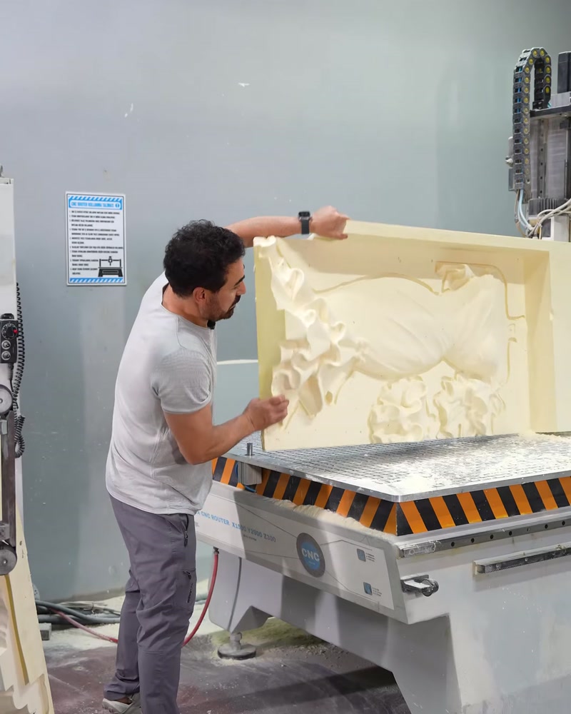 Il Nostro Nuovo Modello di Rilievo Sposa Prende Forma con la Produzione Avanzata di Poliuretano