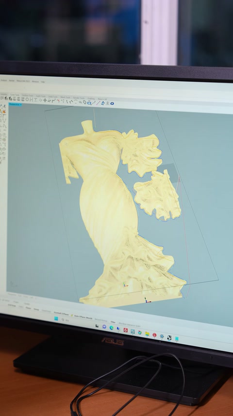 Manufactured by Polure: Production of a New Wedding Dress Relief Design