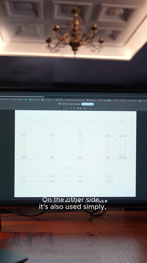 Il disegno evidenzia il dettaglio del profilo di continuazione sopra ogni capitello