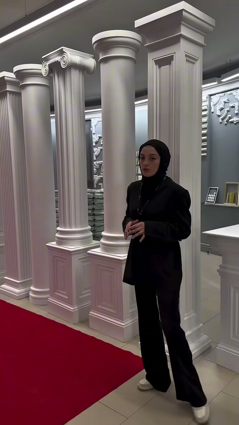 Tanıtıcı, silindirik ve köşeli sütun seçeneklerinin önünde açıklama yapıyor.