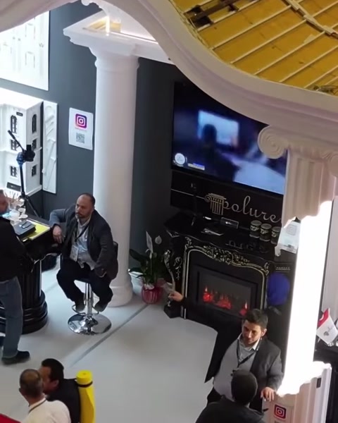 Klasik Sütunlu Fuar Tasarımı ile Zarif Mekânlar — 0:13