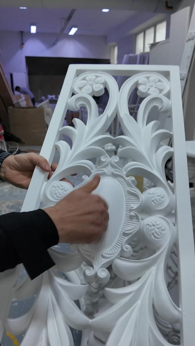 Corinthian Column Capital: Polyurethane Detail from Workshop to Shipment
