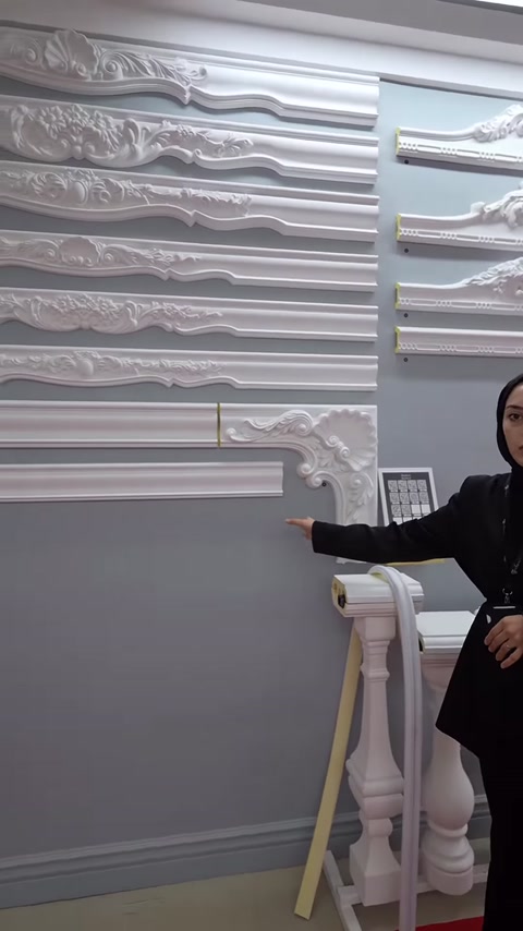 Motivi Decorativi a Corona in Poliuretano e Prodotti Ornamentali