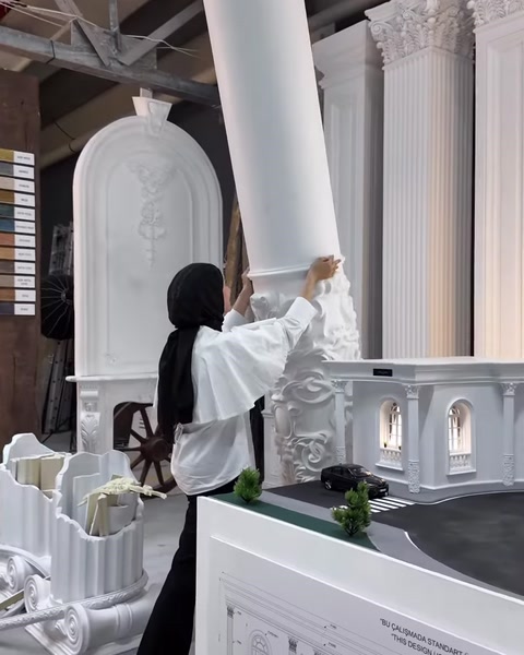 A showroom model features columns, arches, and balustrade applications together.