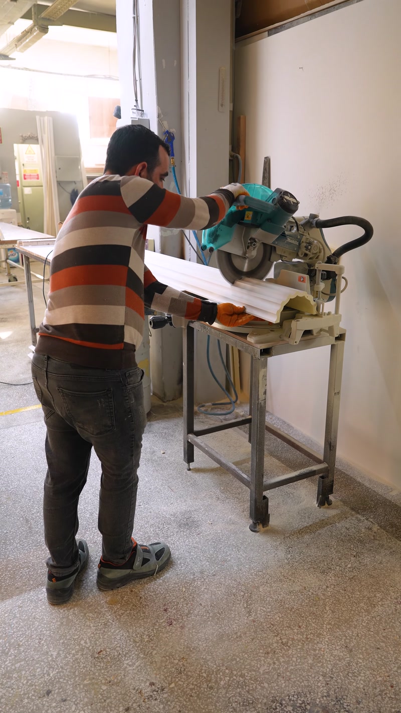 Fasi di Produzione di un Tavolo da Sposa in Poliuretano dalla A alla Z