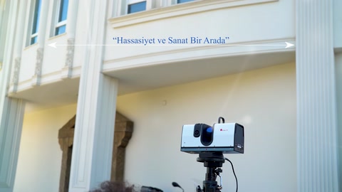 Dış cephe köşesinde sütun ve pencere sövesi tarayıcı ile ölçülüyor