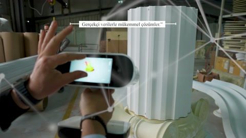 Lo schermo dello scanner mostra la giunzione tra il fusto scanalato e il capitello.