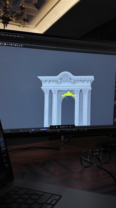 Il modello 3D completo del portale è mostrato al centro dello schermo
