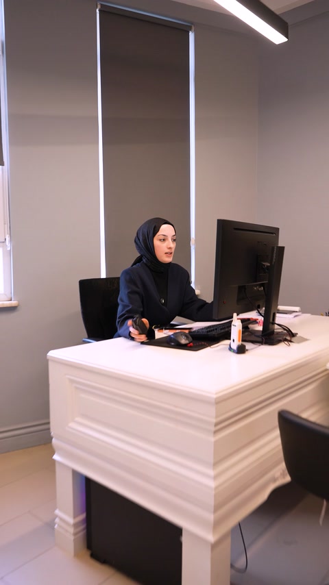 Project coordination takes place at a worktable covered with decorative profiles