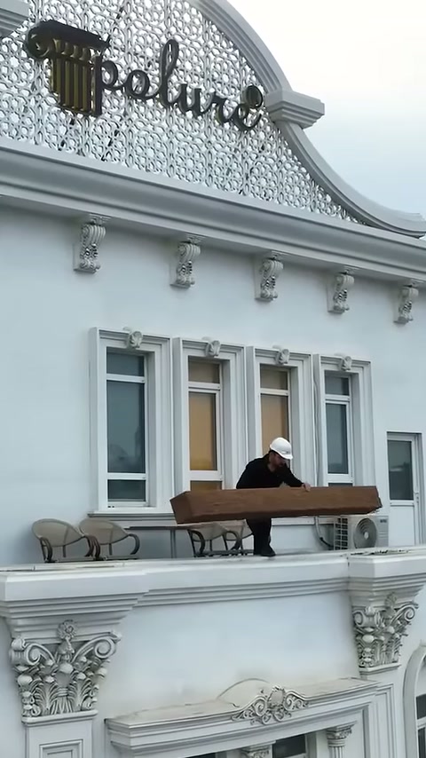 Poliüretan Kiriş ve Konsol Payanda Modelleriyle Rustik Giriş Tasarımı