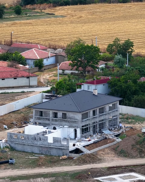 Exterior facade and surroundings of the Kırklareli villa