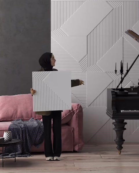 Vengono mostrati la superficie rigata del pannello e i diversi motivi geometrici sulla parete.