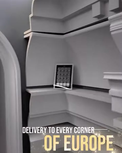 Campione d'angolo di cornice visualizzato vicino a un ingresso ad arco