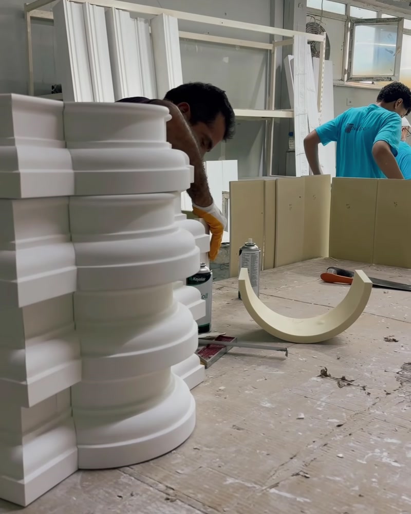 Dentro la fabbrica Polure - Stampi, colata e finitura a mano