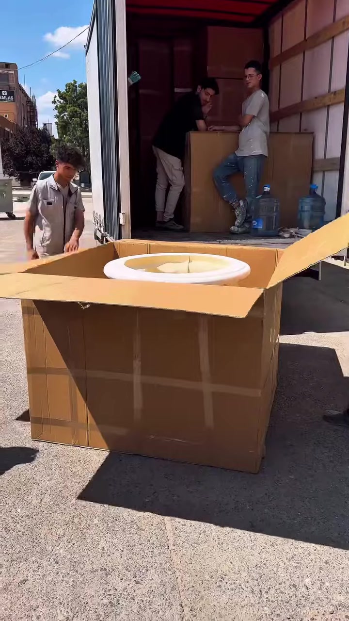 Modelli di colonne in poliuretano e produzione di capitelli decorativi per colonne
