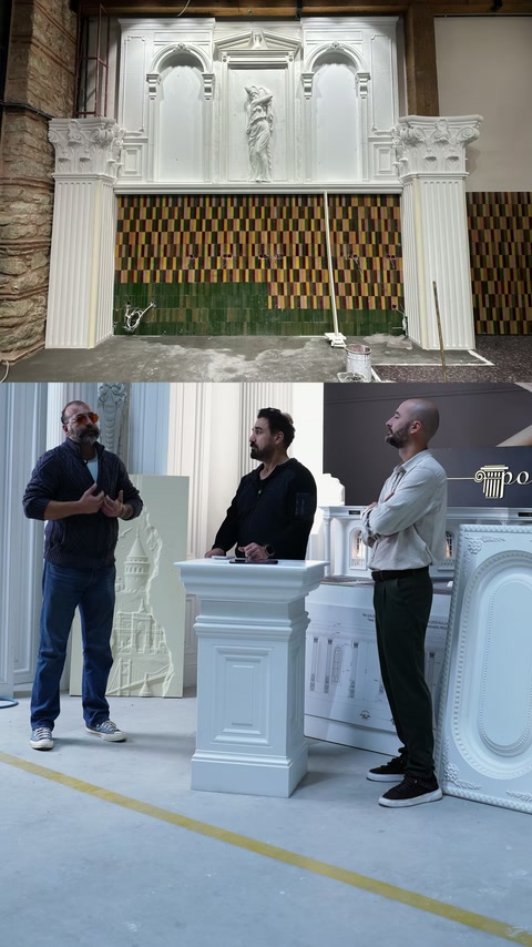 La panoramica dell’installazione affianca sezioni di parete classica non finite alla discussione nello showroom