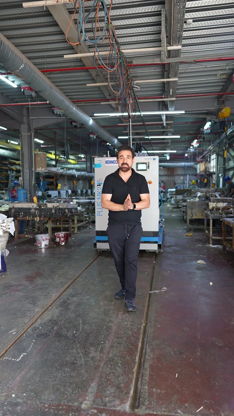 Desenli Kartonpiyer Kalıptan Çıkıyor | Poliüretan Kartonpiyer İmalatı