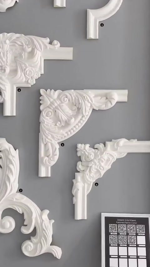 Decorazioni angolari a parete con motivi a foglia