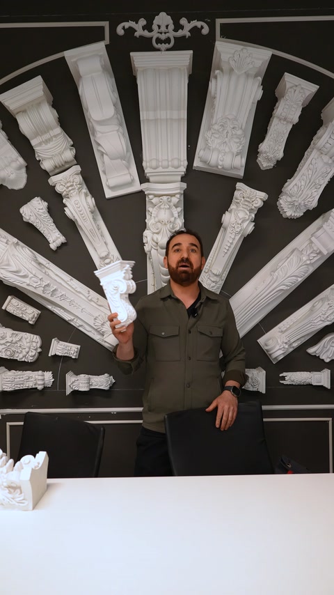 İnce uzun dekoratif payanda modeli ön cepheden tanıtılıyor
