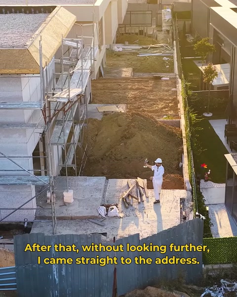 Una prospettiva aerea mostra il sito della villa e i terreni circostanti