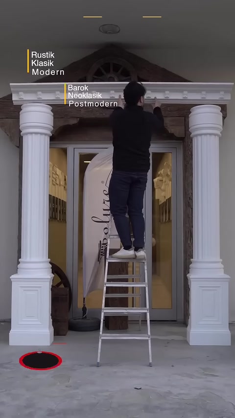 Dekoratif üst profil merdiven üzerinden giriş açıklığına uygulanıyor