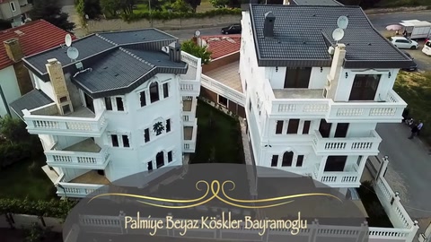 Darıca Bayramoğlu villasının dış cephe süslemeleri havadan bütünlük içinde görülüyor.