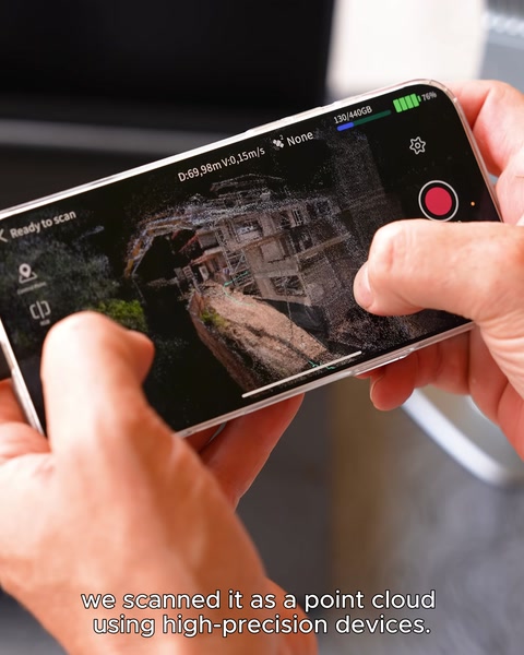 Immagine di scansione della nuvola di punti in tempo reale visualizzata su schermo del telefono