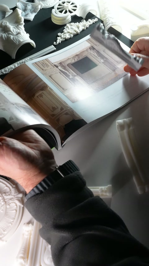 Con la rimozione del modello, il design classico della stanza nel catalogo viene nuovamente rivelato