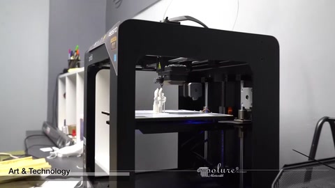 Un modello di prodotto decorativo viene realizzato con una stampante 3D