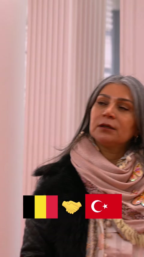 Müşteri, yivli sütun uygulamasının yanında proje detaylarını anlatıyor.
