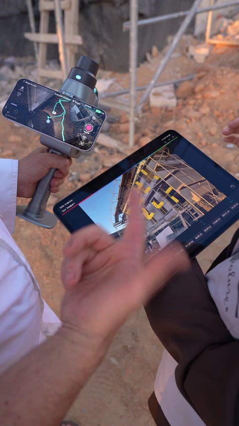 L’area di scansione viene monitorata contemporaneamente dagli schermi di telefono e tablet