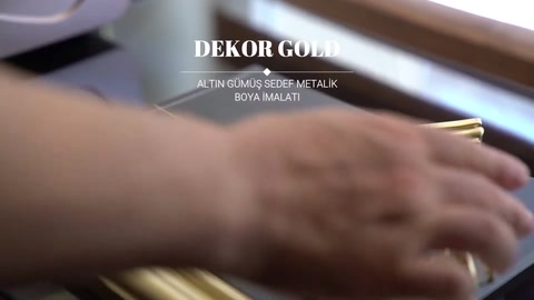 Vernice per esterni giallo oro a base solvente Dekorgold – Best Elite Exterior Gold Paint — 0:02