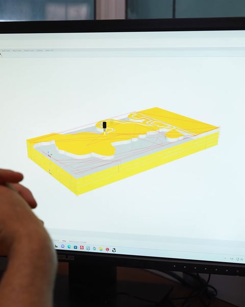 Lo schermo del computer mostra un modello di design architettonico tridimensionale dettagliato