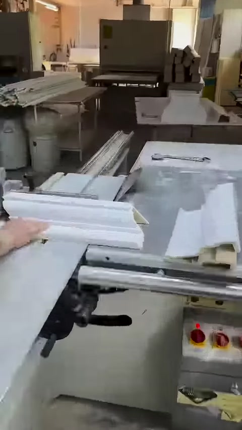 Polyurethane Moulding Installation and 45-Degree Cutting Techniques