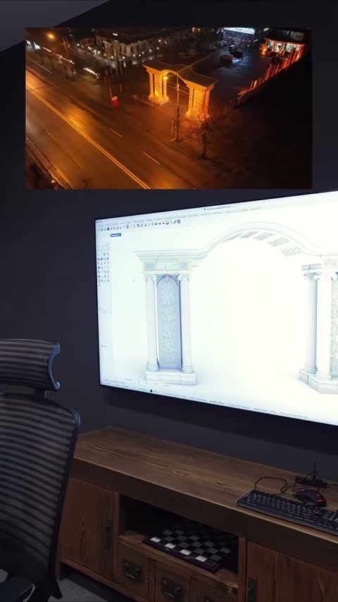 Nel modello di ingresso sullo schermo emergono l'arco, i capitelli delle colonne e le basi.