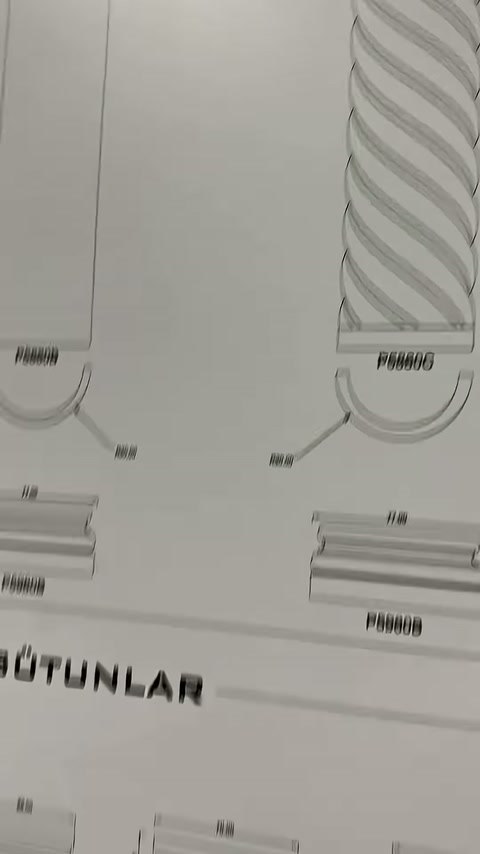 La forma lineare del corpo della colonna elicoidale è vista da vicino nella pagina del catalogo
